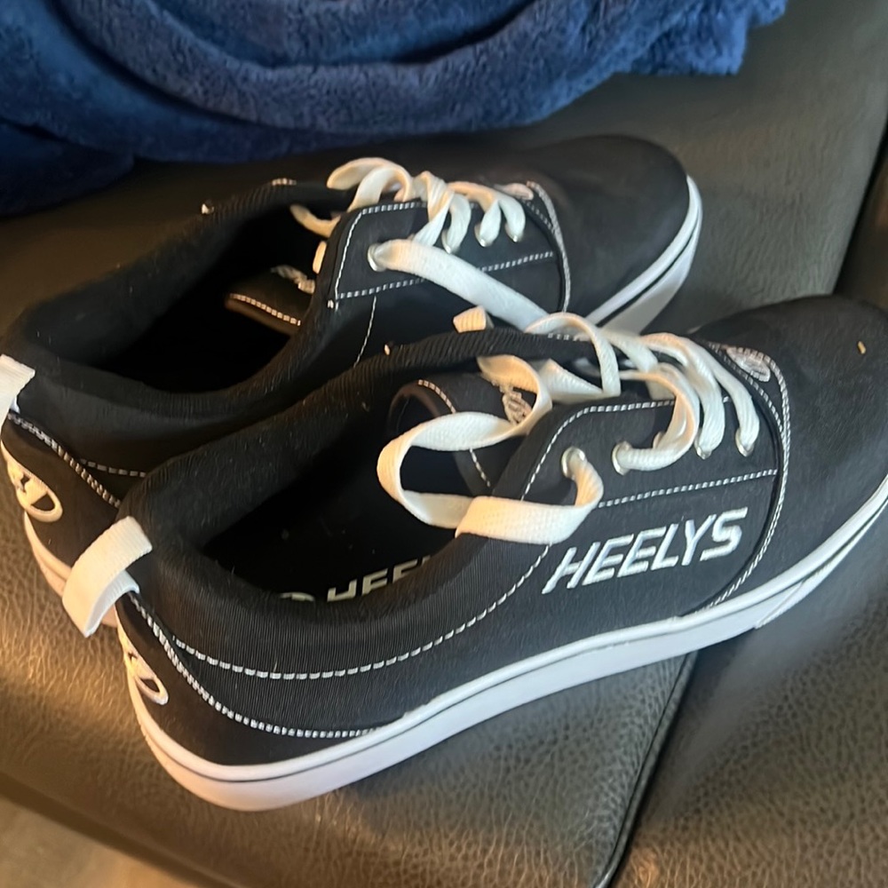 Men’s heelys shoes